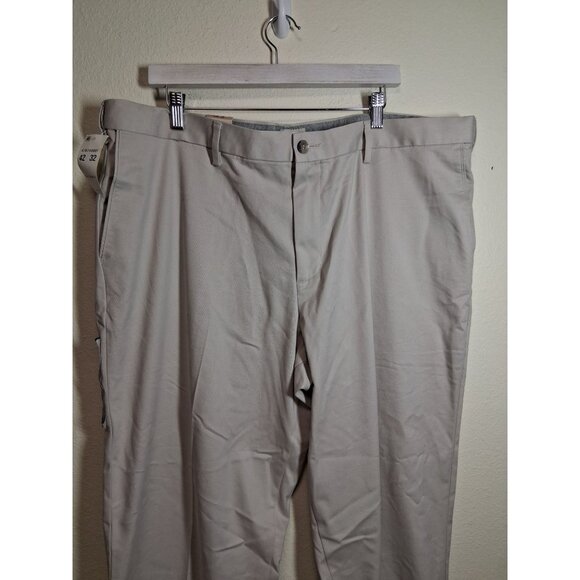 NWT Dockers Khaki Pants Relaxed Fit Men's Size 42x32 - Picture 2 of 9